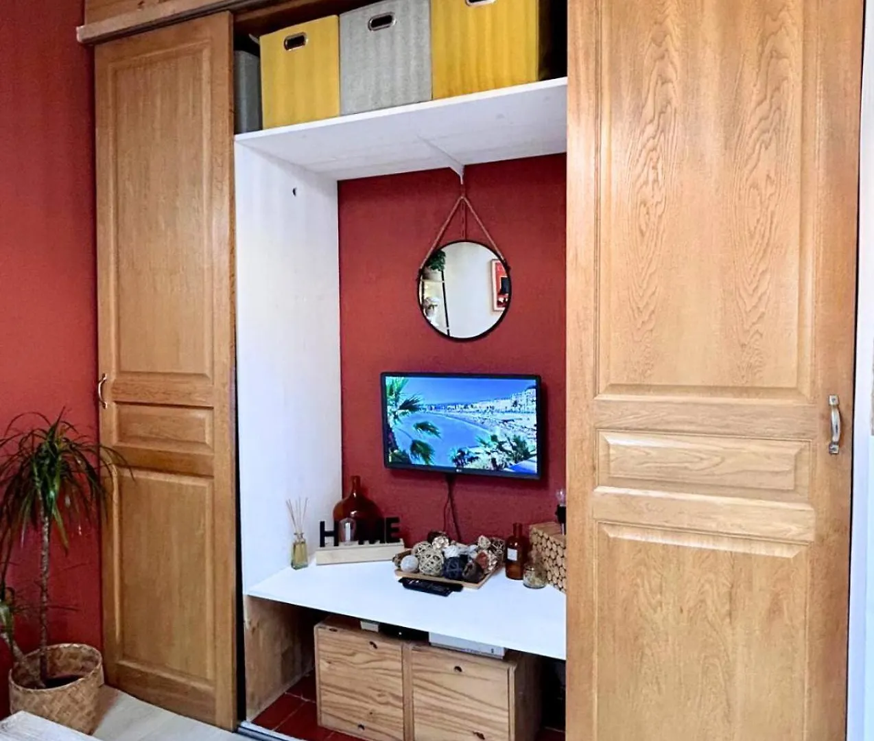 니스 Little Nest - Old Town - Breakfast - Wifi - Ac 아파트